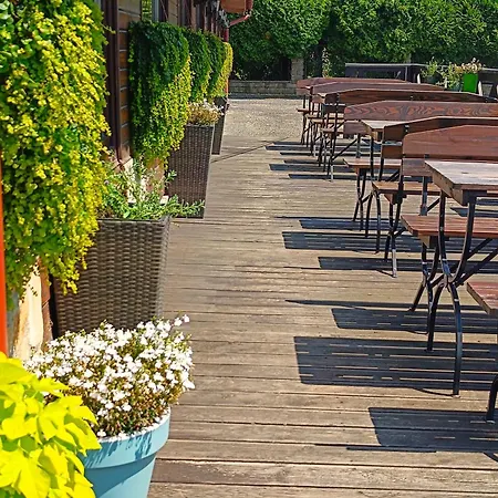Goscinne Restauracja U Kusia Hotel *