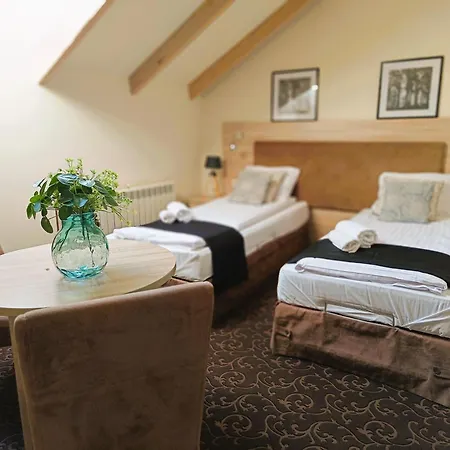 Goscinne Restauracja U Kusia Hotel *