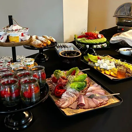 Goscinne Restauracja U Kusia Hotel *