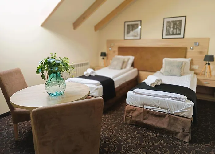 Goscinne Restauracja U Kusia Hotel *